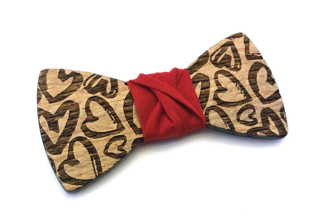papillon legno rovere cuori rosso gigetto