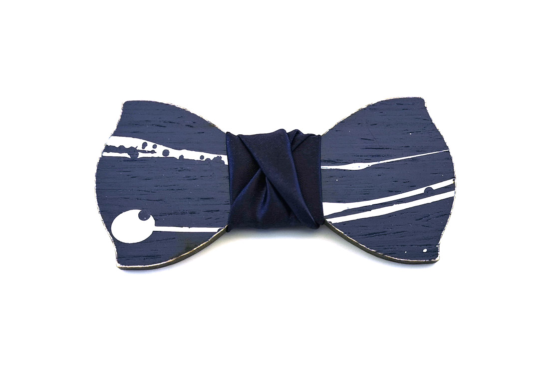 papillon legno Gigetto farfallino schizzi vernice blu bianco raso