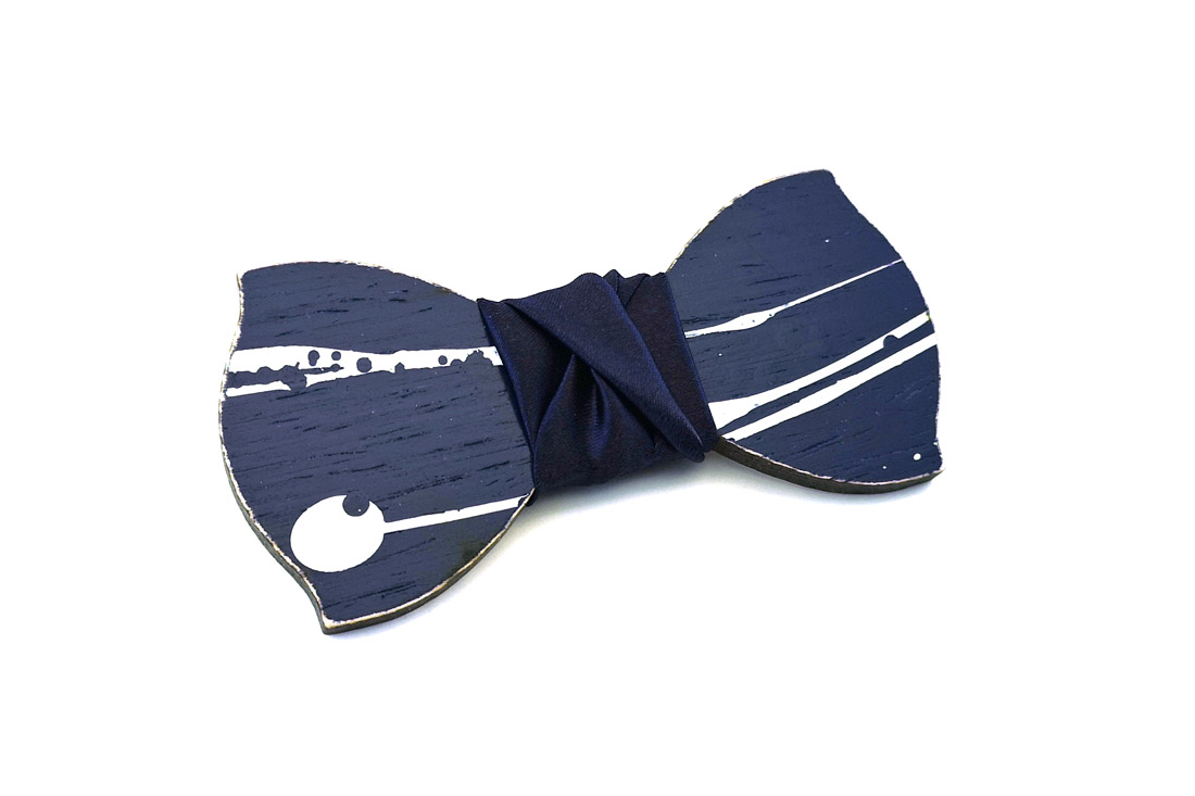 papillon legno Gigetto farfallino schizzi vernice blu bianco raso