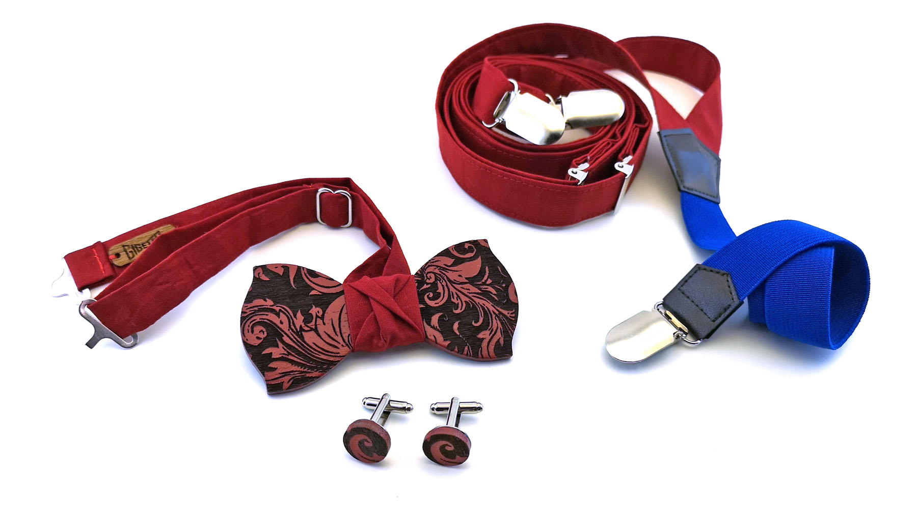 papillon e gemelli in legno wenge con bretelle in stoffa Gigetto floreale barocco rosso e blu personalizzabile