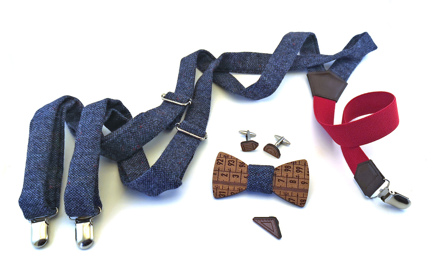 papillon legno bretelle lana blu metro righello disegno gigetto