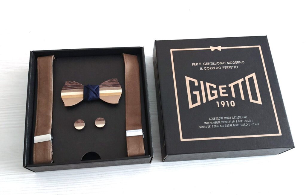Coppia di gemelli in oro bianco con diamanti e smalti blu - Asta