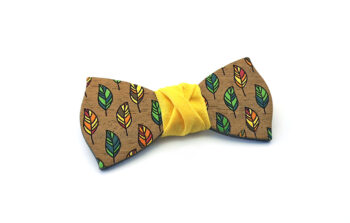 Papillon in legno, foglie
